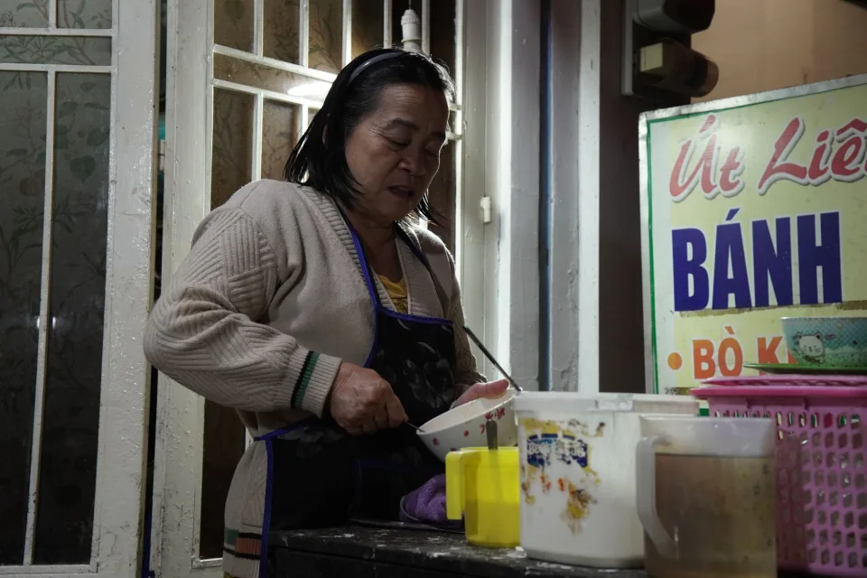 Bàn ăn tại Phùng Thị Cúc